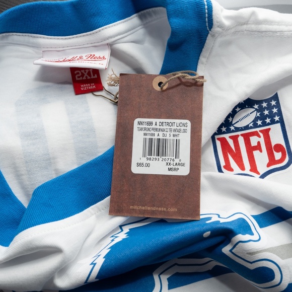 Mitchell & Ness.-  Barry Sanders Detroit Lions Throwback Tee - Picture 6 of 11